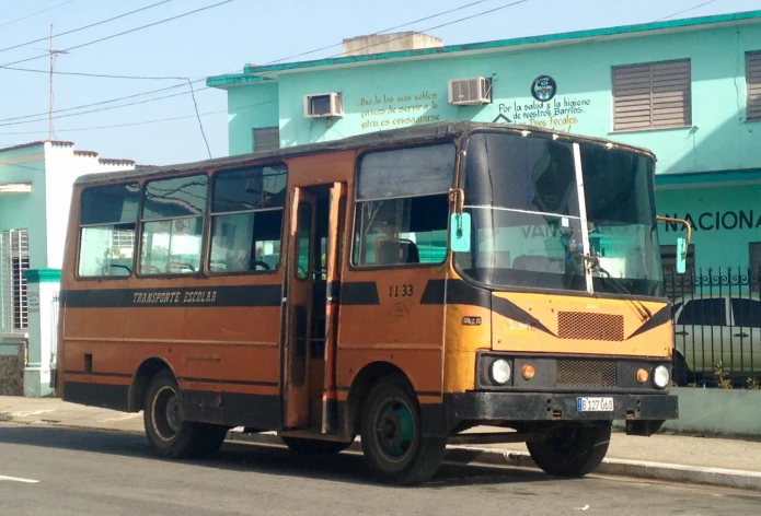 bus from cuba